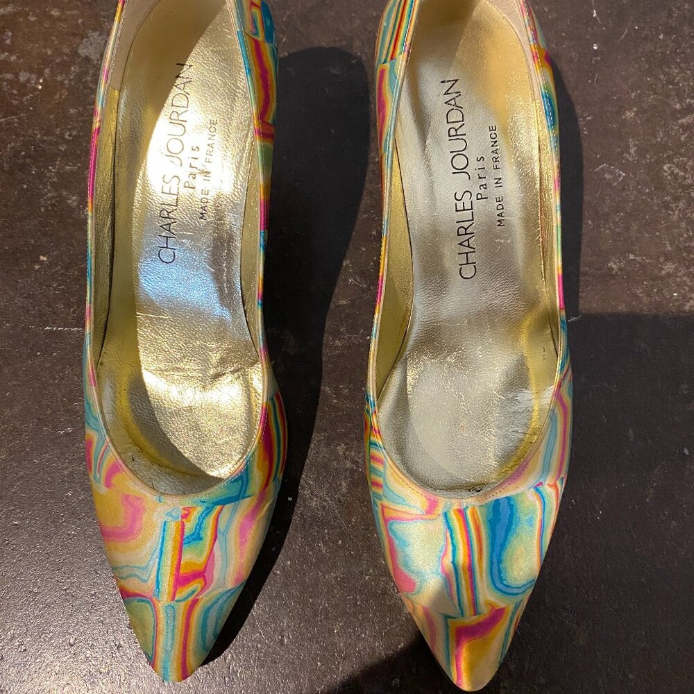 Charles Jourdan Paris France Closed toe vintage psychedelic pumps heels rainbow